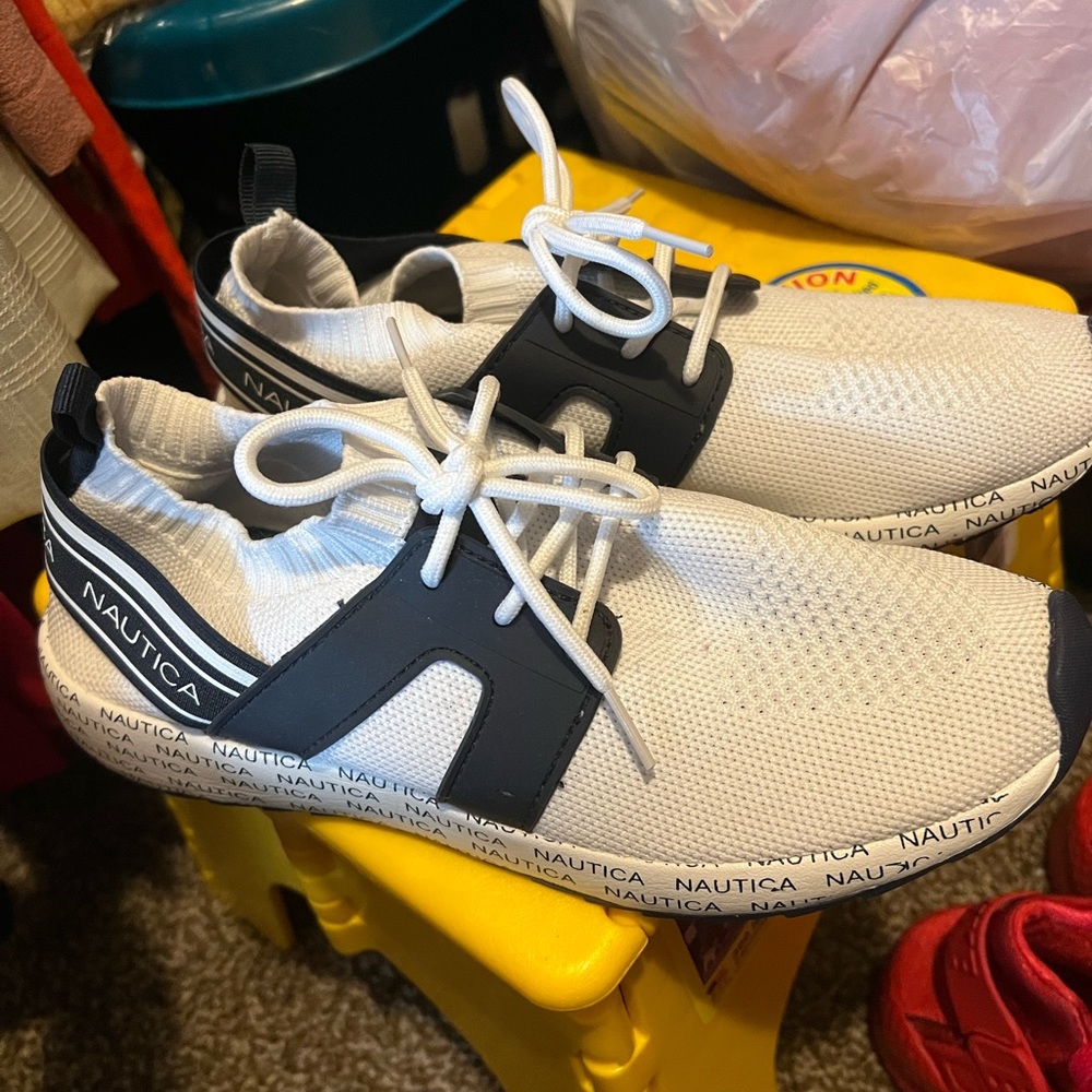 Practically brand new well taken care of women’s size 71/2